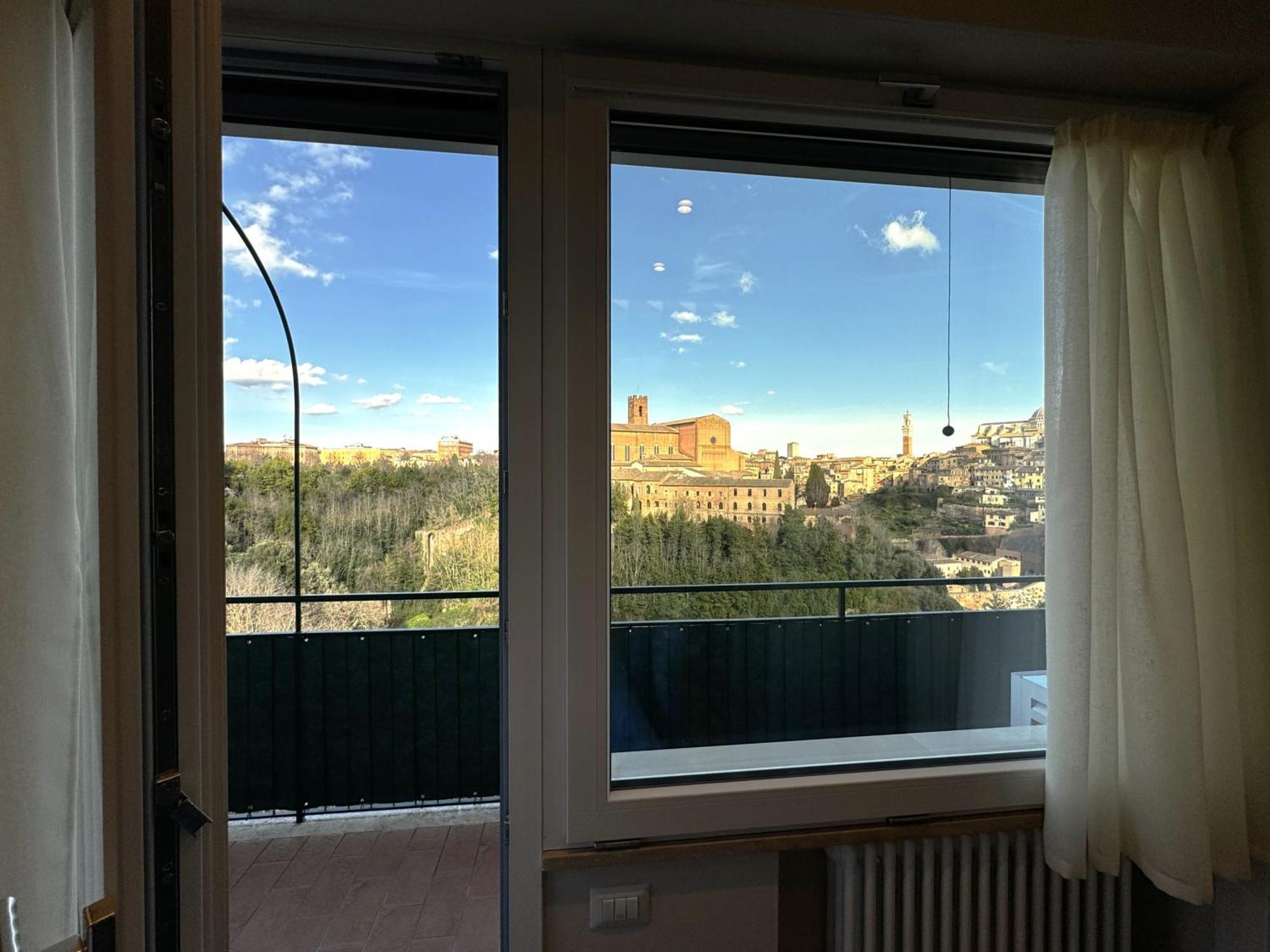 Skyline Siena Lägenhet Exteriör bild